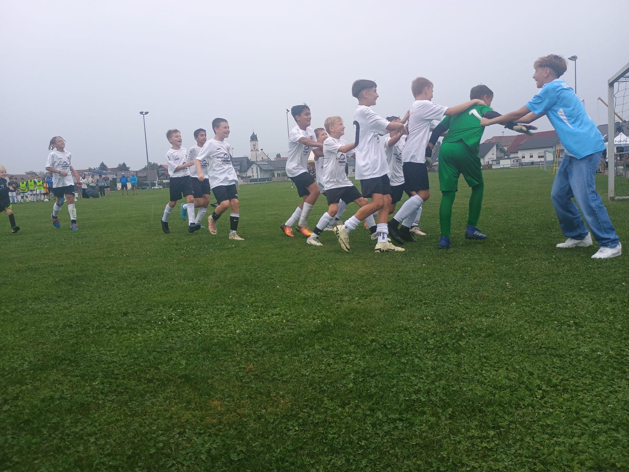 70a5bc60-50c6-4127-a496-185319035482